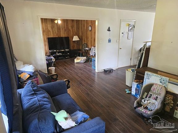 4th image of 204 Tower Dr