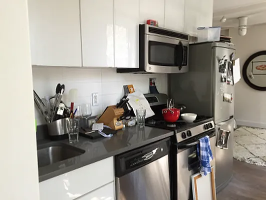 Rented by Veracity NYC LLC | media 13
