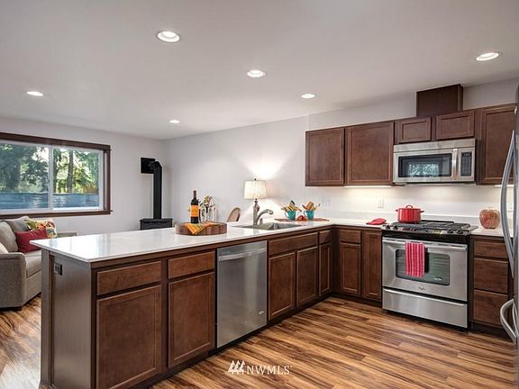 3rd image of 10701 Rhody Way