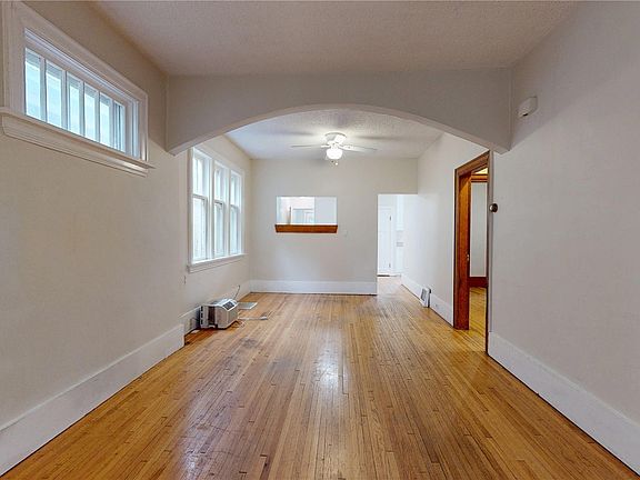 3rd image of 2212 MONTREAL Street