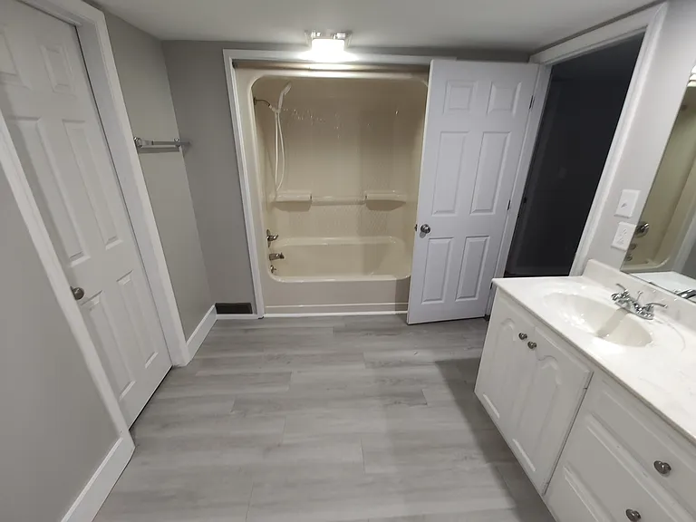 511 Adams Dr — Photo 9