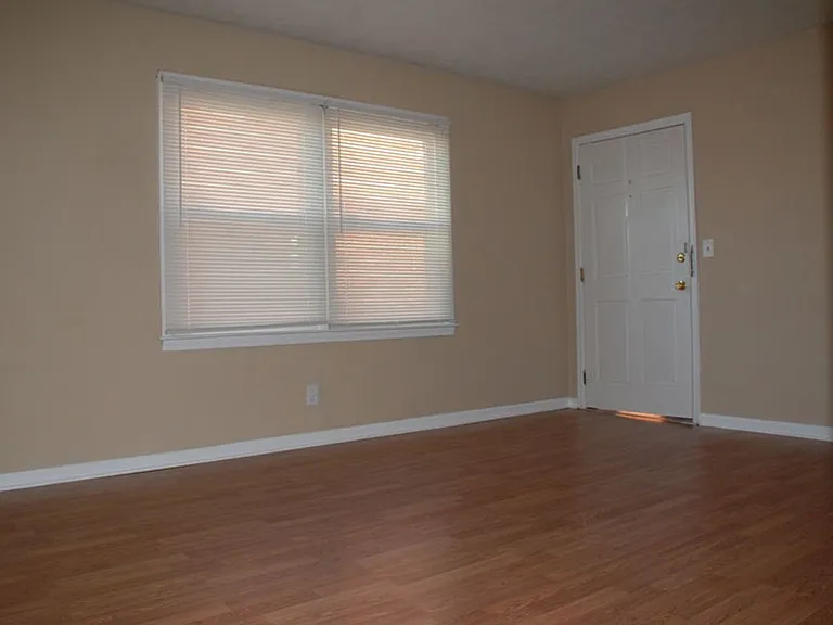 1344 Royalty Ct — Photo 21