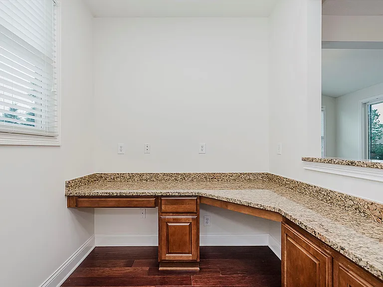 10264 Normandy Way — Photo 16