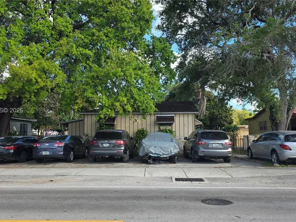525 NE 159th St, Miami, FL 33162