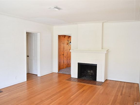 4th image of 4436 Bakman Ave