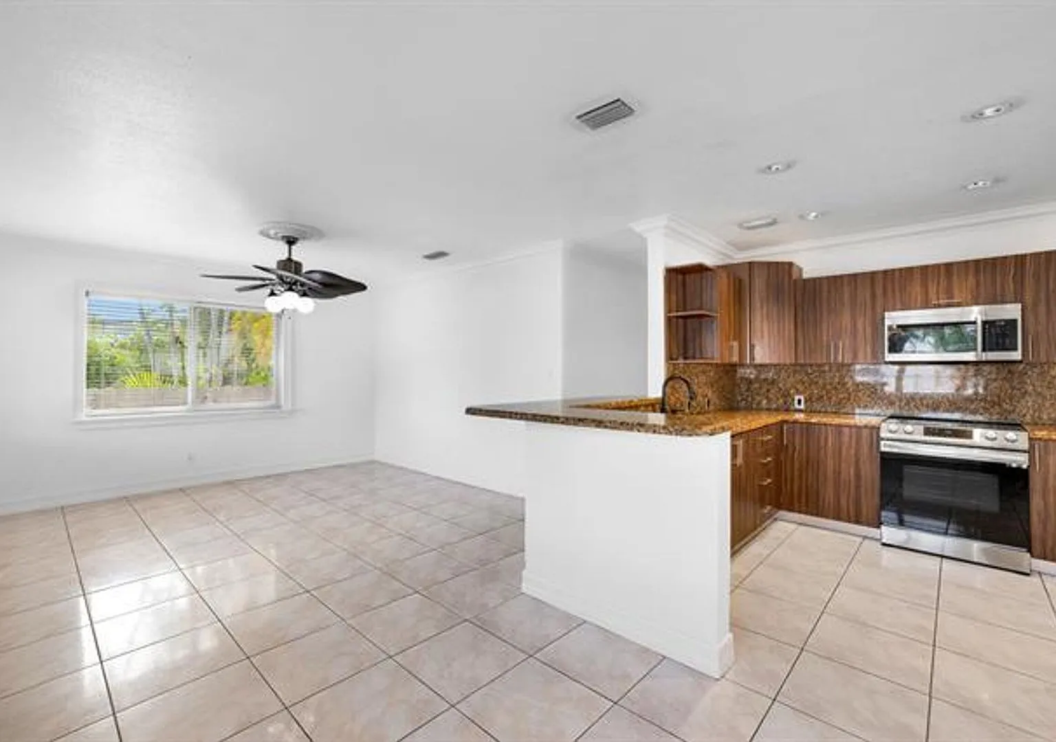 242 W 19th St # 242, Hialeah, FL 33010 — Photo 4