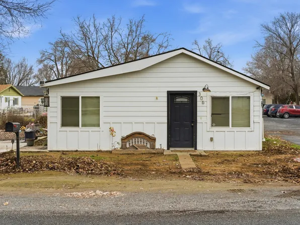 306 E 5th St, Warden, WA 98857