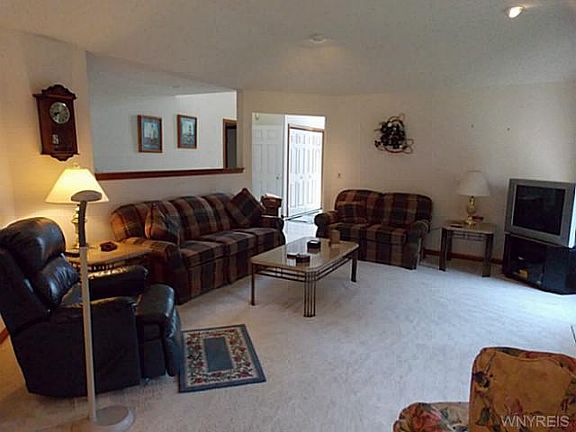 5th image of 28 Ainsley Ct