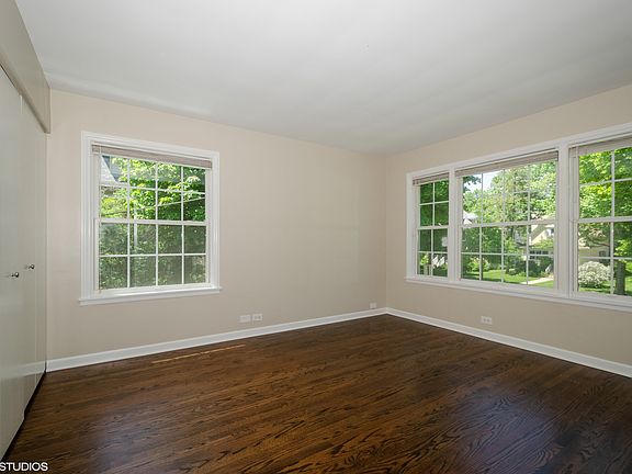 4th image of 1109 Lake Ave