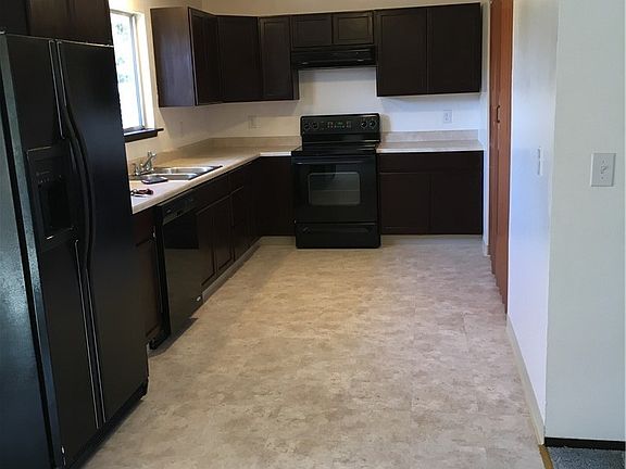 2nd image of 16910 17th Ave E