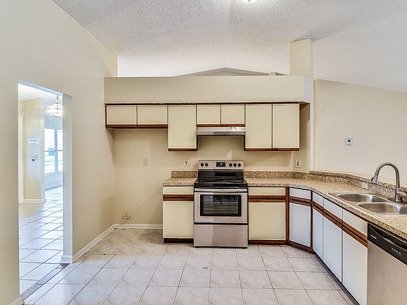 4th image of 3056 Carlsbad Ct