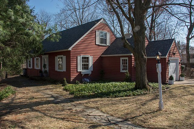 1st image of 600 Greenwood Dr