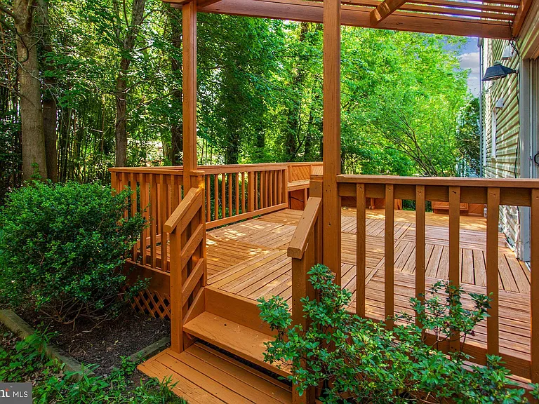 9404 Mirror Pond Dr — Photo 25