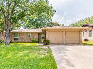 6955 Lowery Ln, North Richland Hills, TX 76182