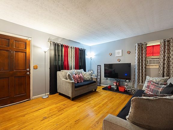 3rd image of 4947 Bonnybrook Way