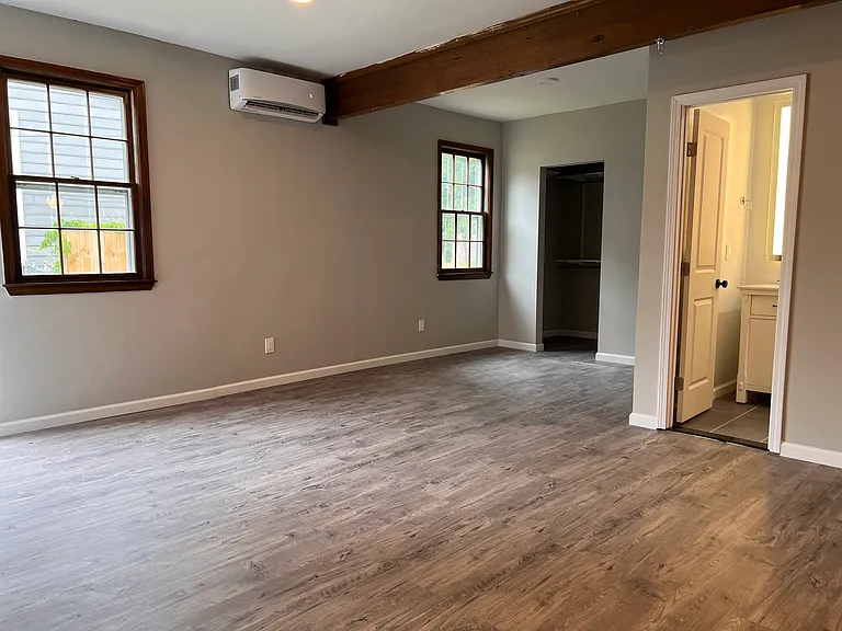 2756 Ravenwood Dr — Photo 2