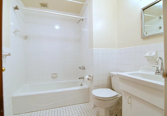 Rented by Manhattan Spaces | media 14