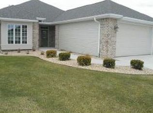 819 Pondview Ct, Appleton, WI 54913