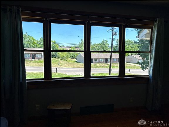 3rd image of 4720 Roosevelt Ave