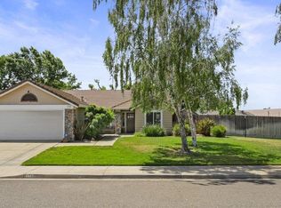 210 Kern Creek Way, Oakdale, CA 95361