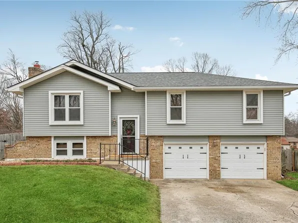 5807 Westgate St, Shawnee, KS 66216