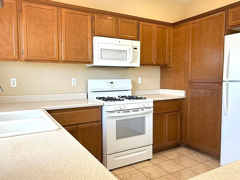 1013 Shades End Ave — Photo 15