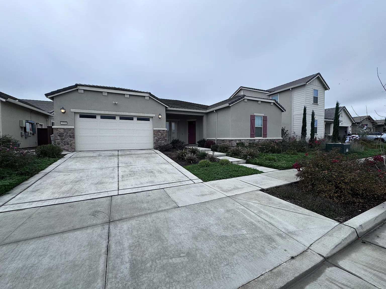 3 bed, 2614 sqft, $3,200 — Photo 3