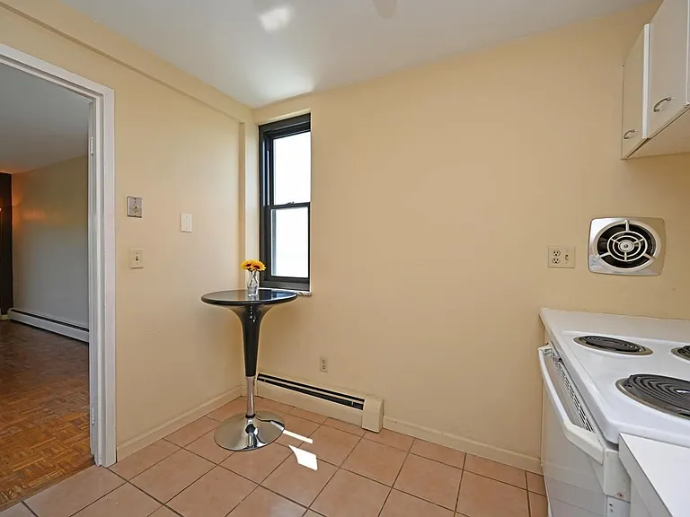1815 William Howard Taft Rd #705 — Photo 12