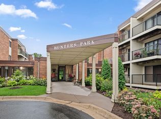 4 Pine Tree Dr APT 223, Arden Hills, MN 55112