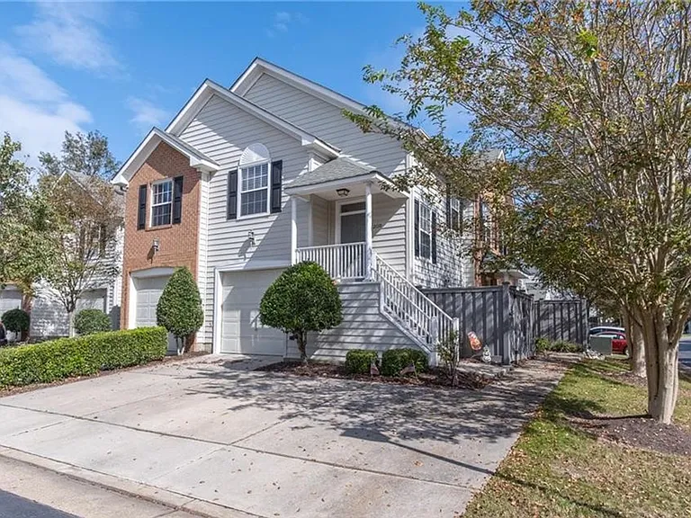 2110 Portofino Ct — Photo 1