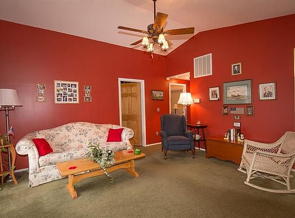 5th image of 125 Arrow Wood Pl