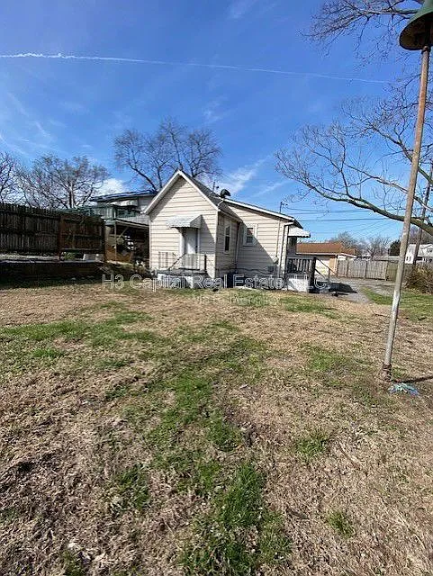 1 bed, 1.0 bath, 381 sqft, $795 — Photo 2