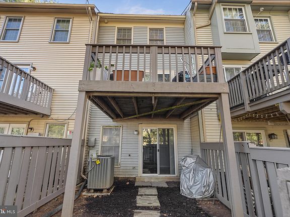 3rd image of 3 Strath Haven Ct