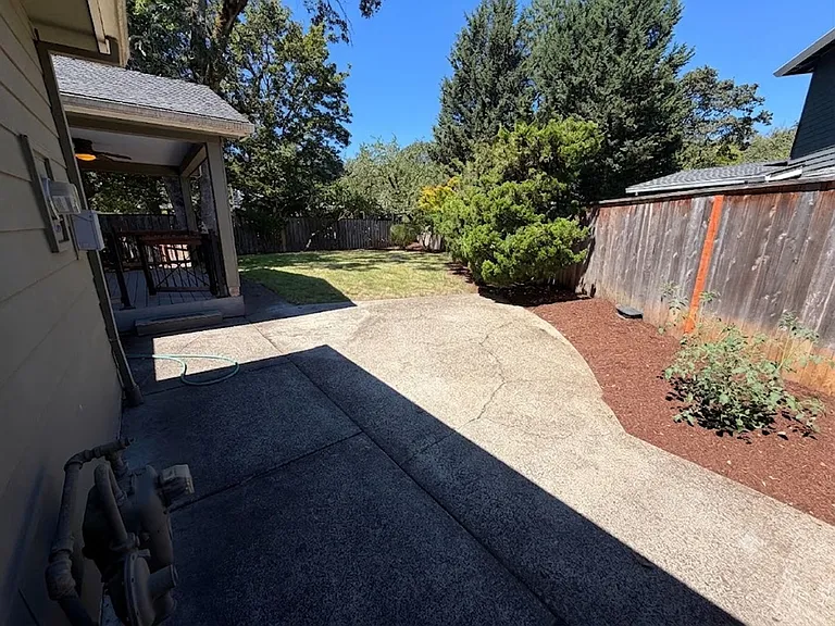 17147 Warren Ct — Photo 43