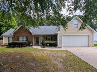 90 Summer Walk Dr, Covington, GA 30016