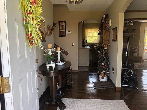 3rd image of 305 Fincastle Dr