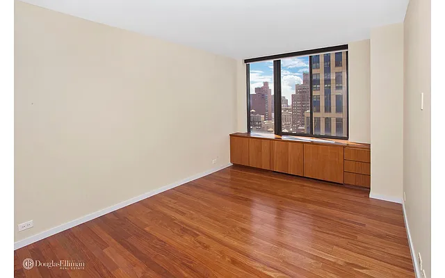 Rented by Douglas Elliman | media 27