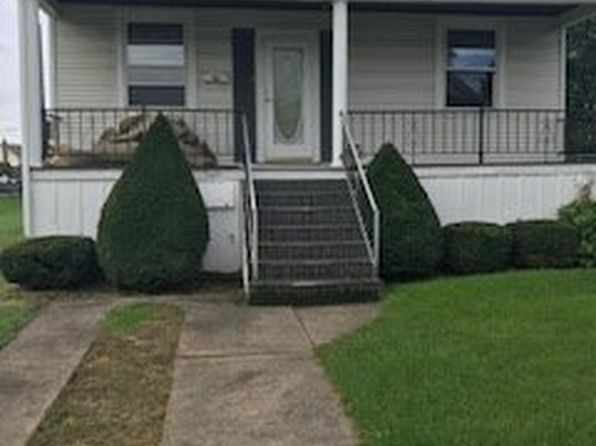 605 Mary St