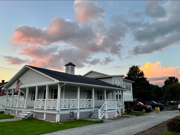 2352 Falls Mills Rd, Bluefield, VA 24605