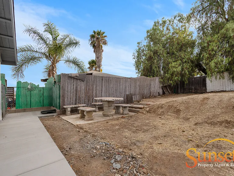 8848 Harness St — Photo 30