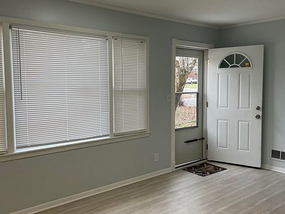 4th image of 4818 Lumary Dr NW