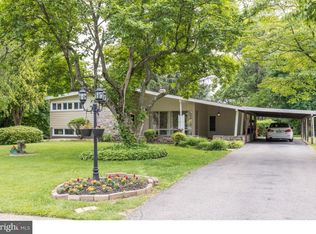 8200 Newbold Ln, Laverock, PA 19038