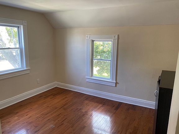 5th image of 30 Grand Ave