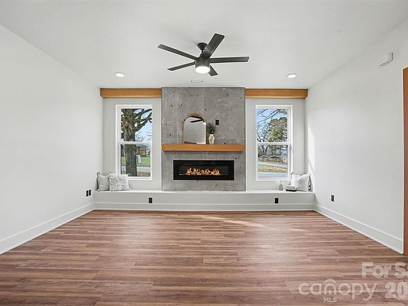 3rd image of 106 Wyoming Dr NW