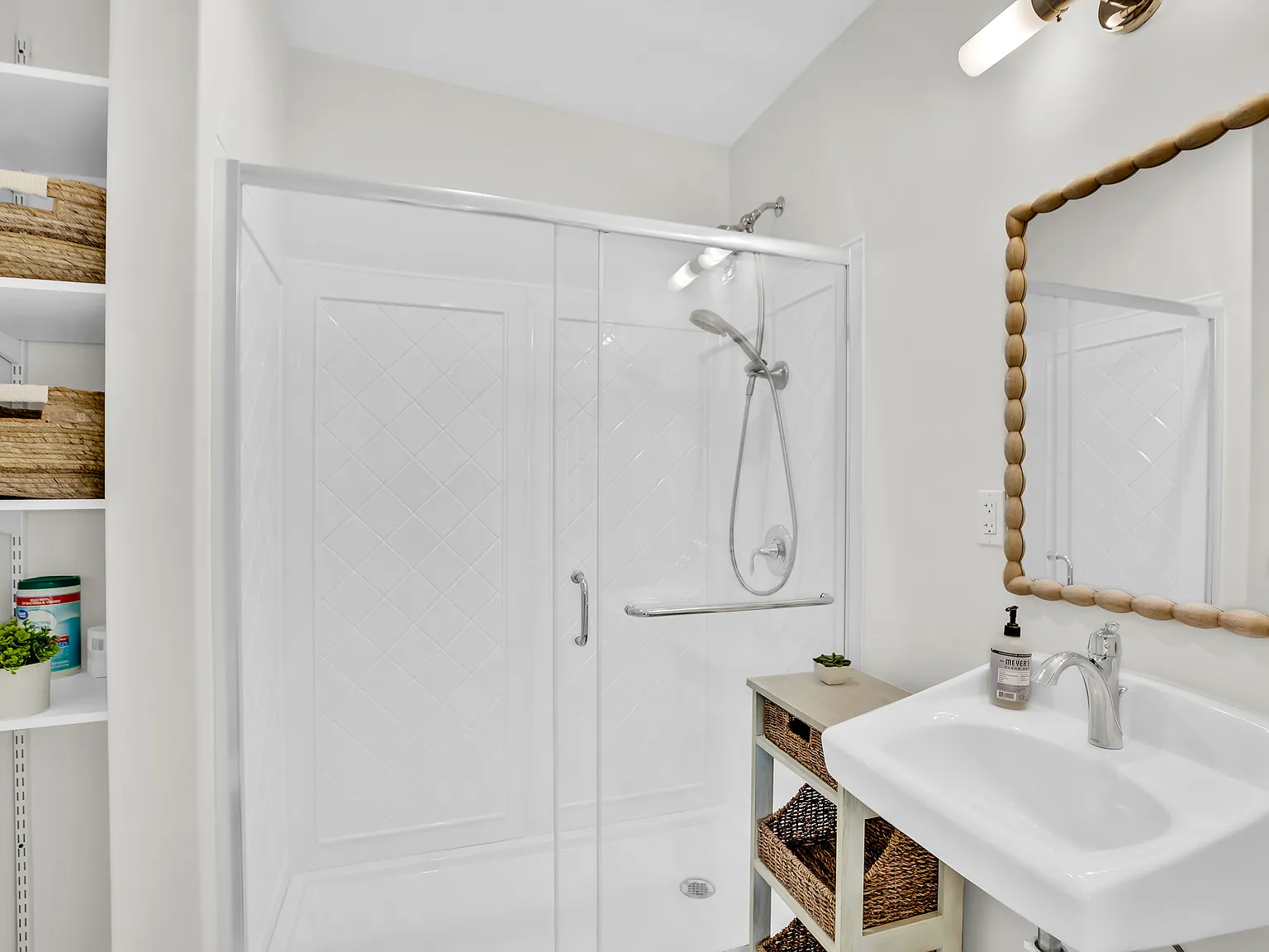 1 bed, 1200 sqft, $2,000 — Photo 3