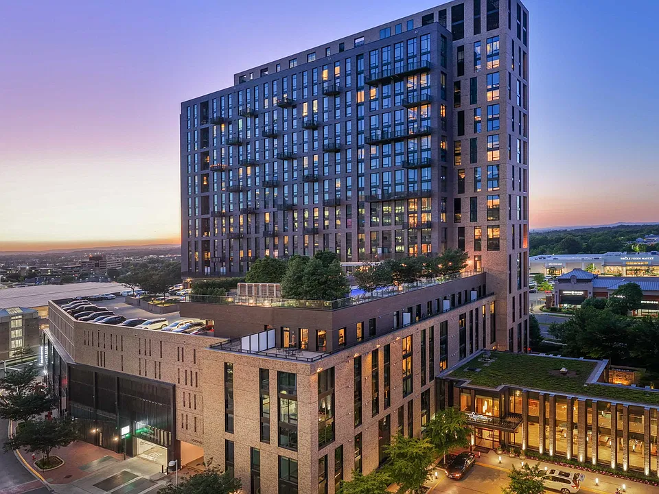 Signature Reston Town Center Apartments