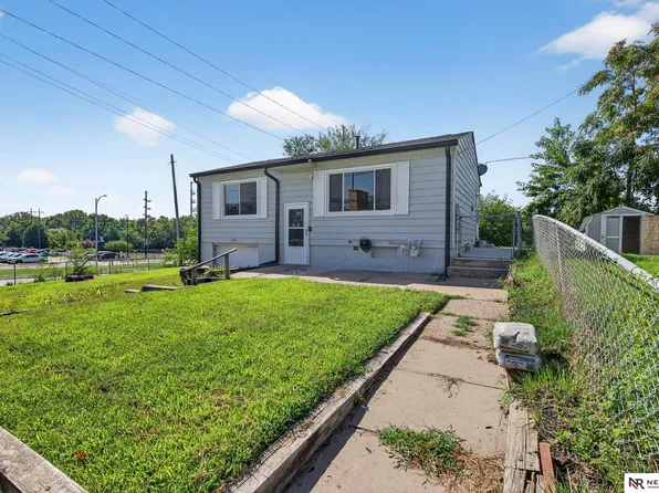 7201 James Ave, La Vista, NE 68128