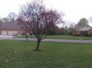 125 Swallowfield Dr, Princeton, IN 47670