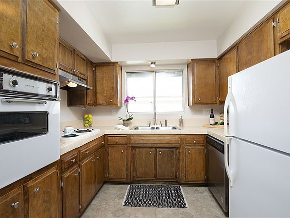 5th image of 3615 Vista Bella Unit 20
