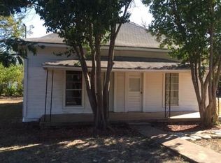 142 N Dallas St, Walnut Springs, TX 76690